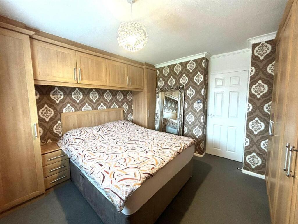 Holiday home Boutique 3bd Opposite Etihad & Coop - Free Parking - Pool Table Manchester