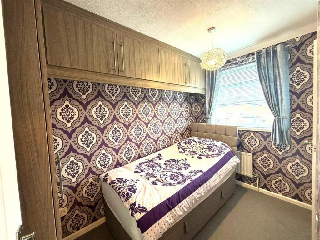 Boutique 3bd Opposite Etihad & Coop - Free Parking - Pool Table Holiday home Manchester