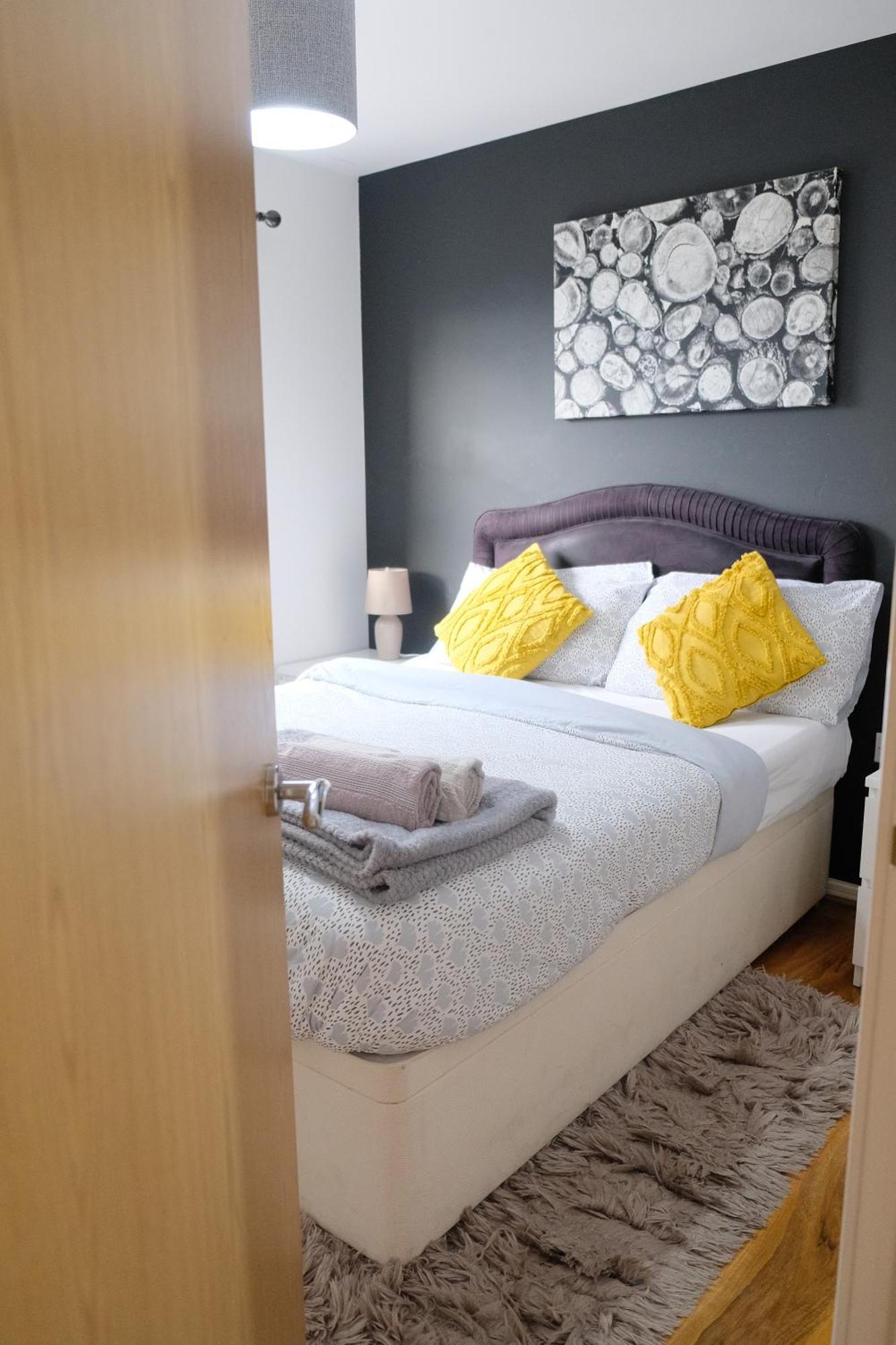 Apartment Bright 1 Bedroom Flat With Parking & Wifi For 3 Guests - Salford Uni, Victoria Station, Ao Arena