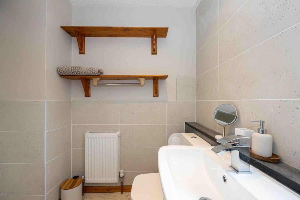 Spacious & Cozy In Salford * Manchester
