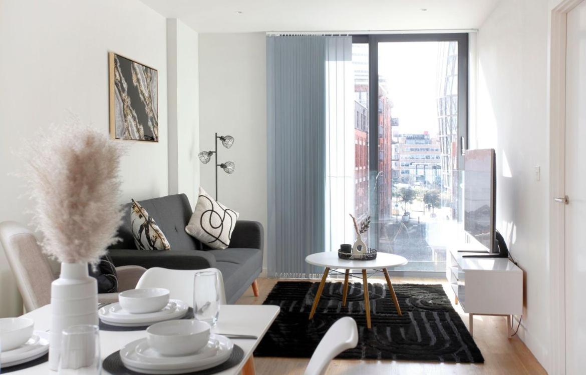 Spacious In Mcr With Terrace, Gym Manchester