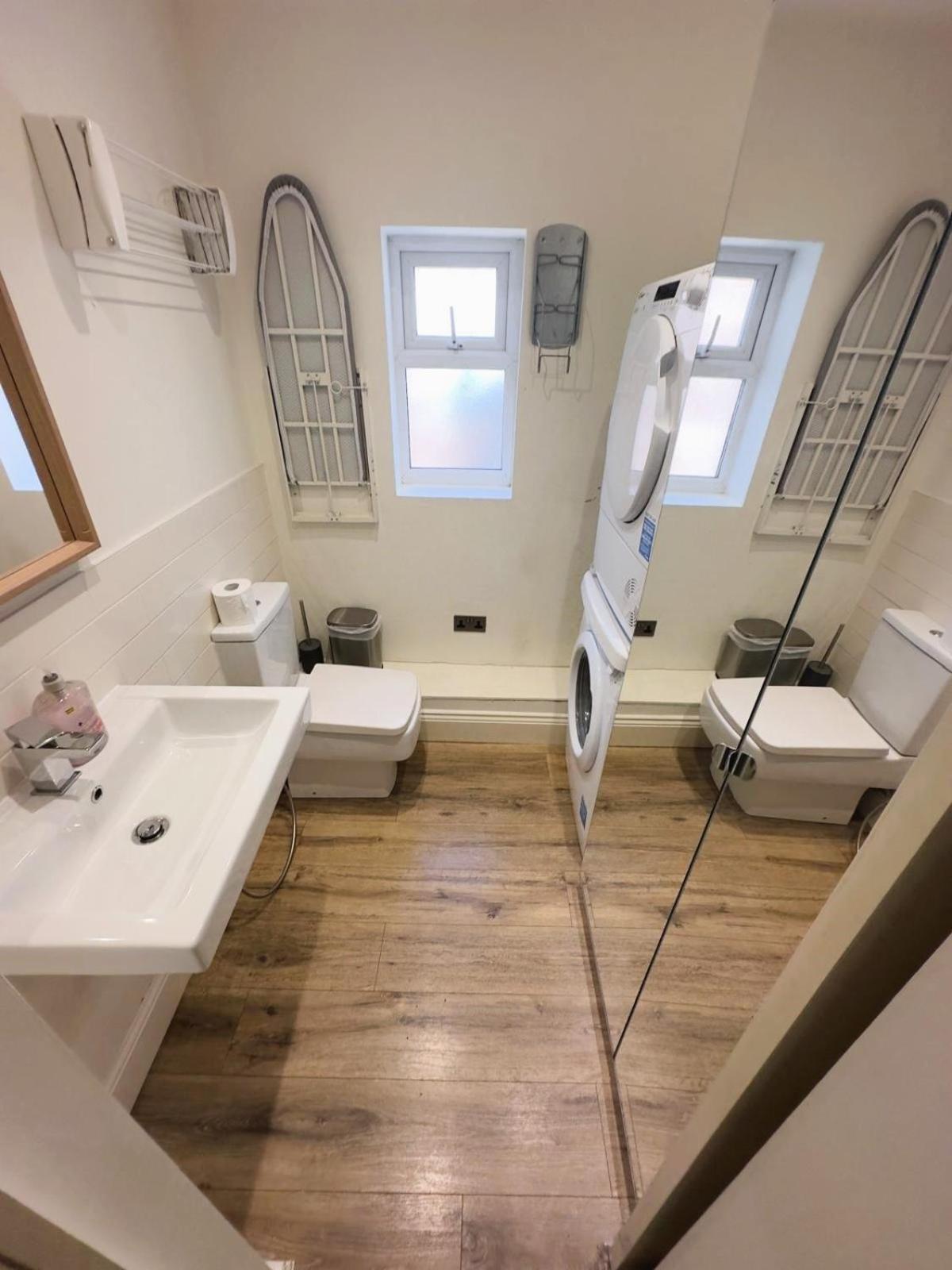 Littleton Co-Living - Private Room Self-Cater Holiday home