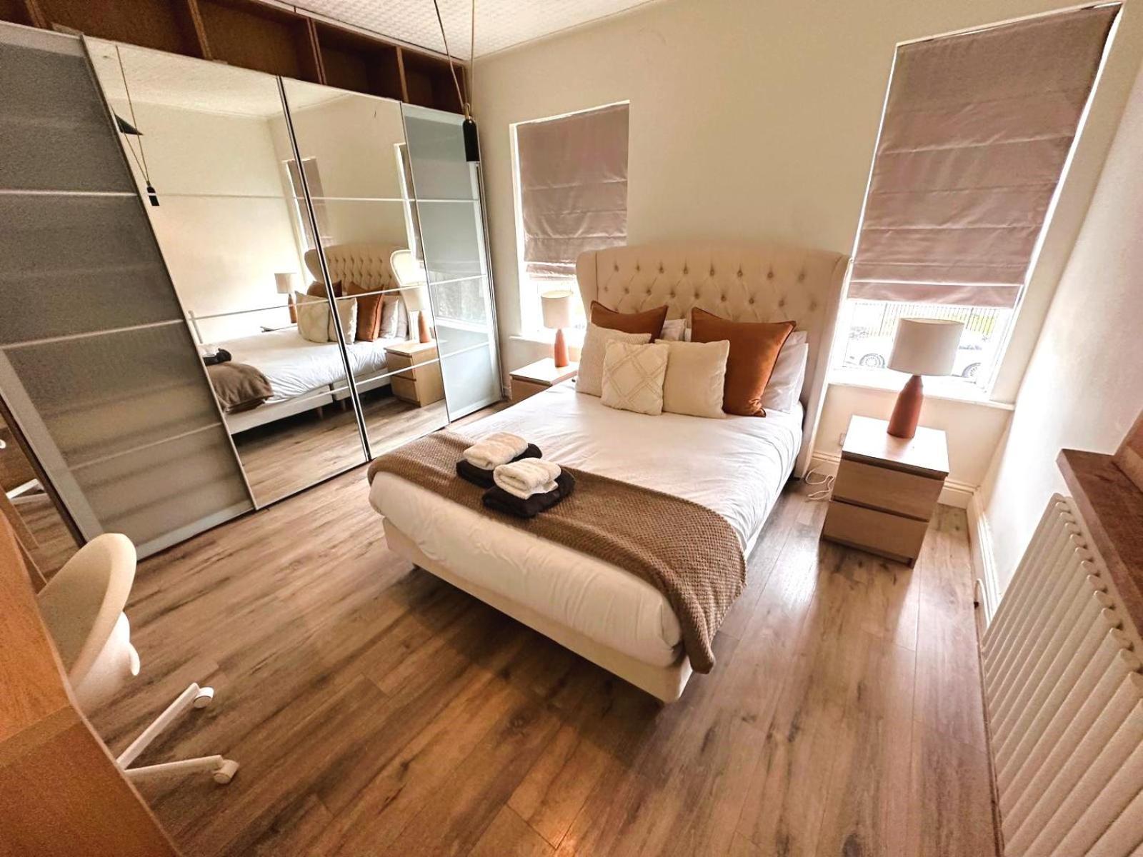 Littleton Co-Living - Private Room Self-Cater Holiday home *