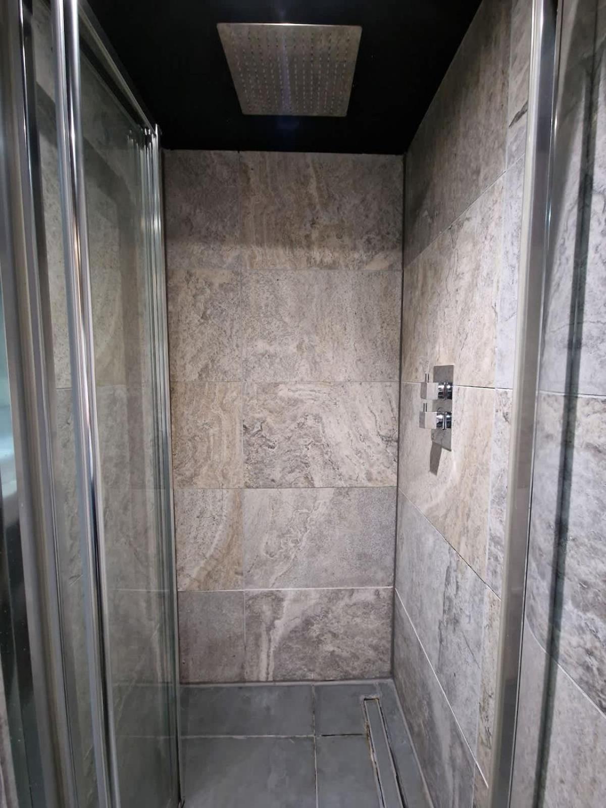 Centre Hidden Gem Sleeps 22 By Superhost Holiday home Manchester