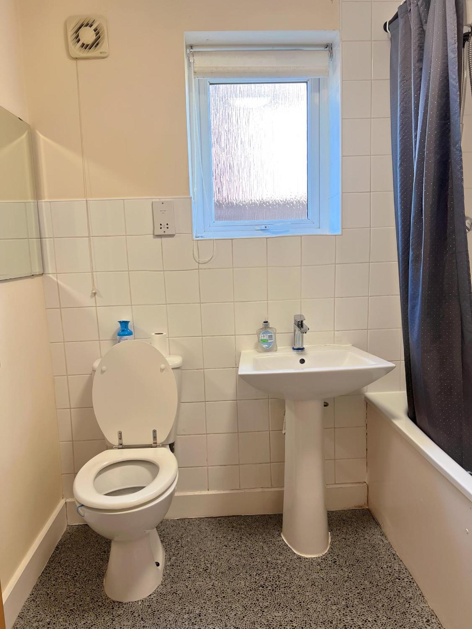 Double Near Trafford Centre * Manchester