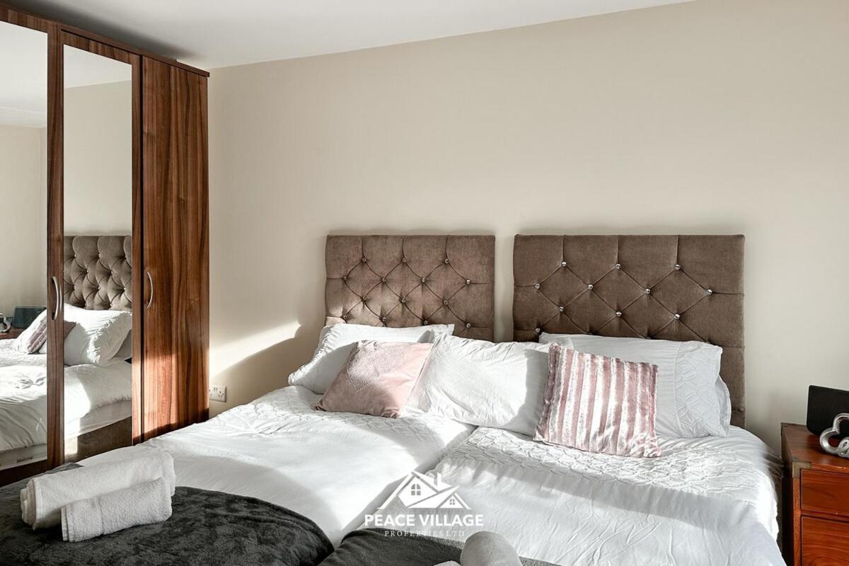 Holiday home Gateway 5min To Centre W Parking Manchester