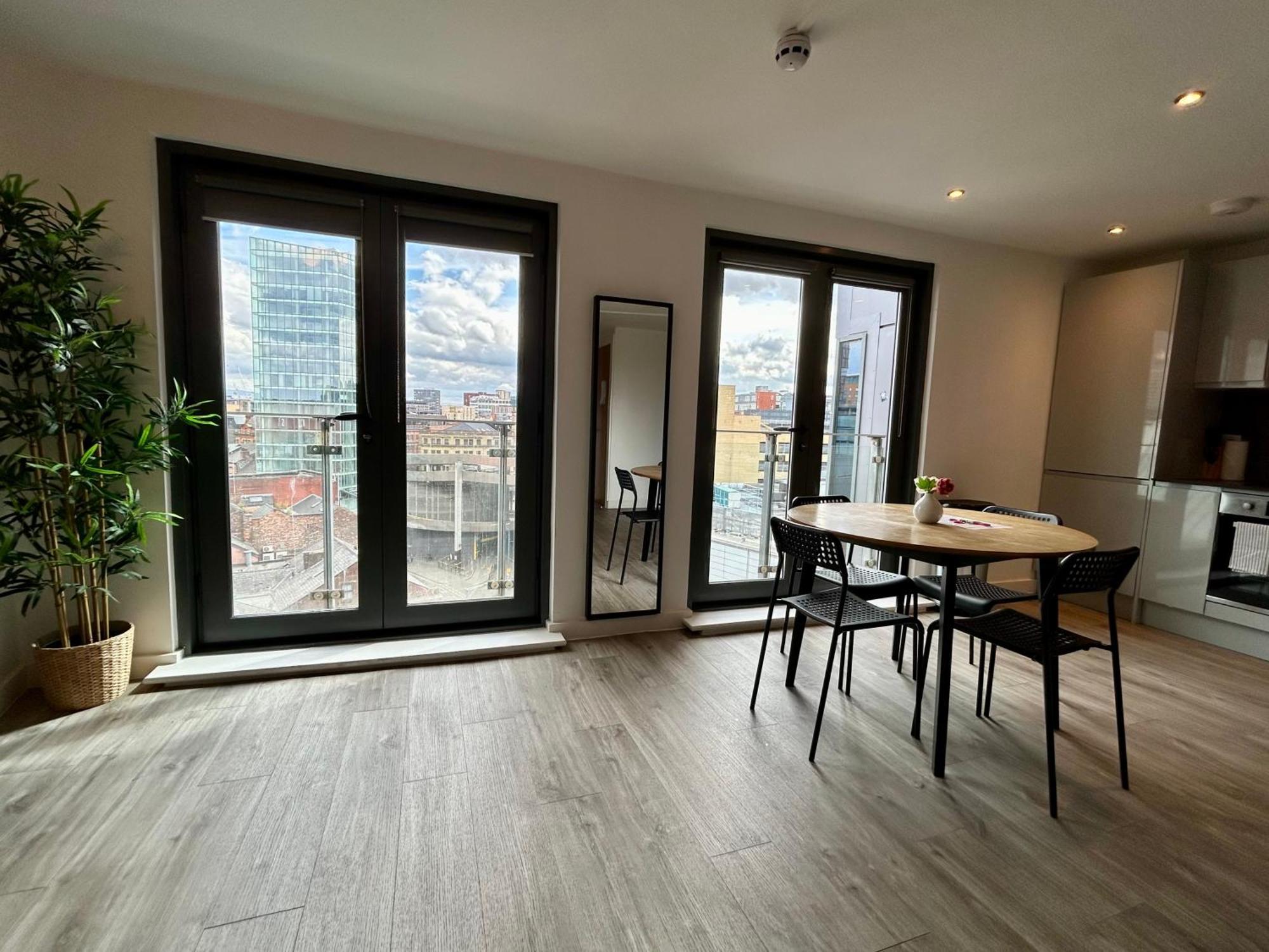 Apartment Centre, Floor Apartment, Two Balconies Manchester
