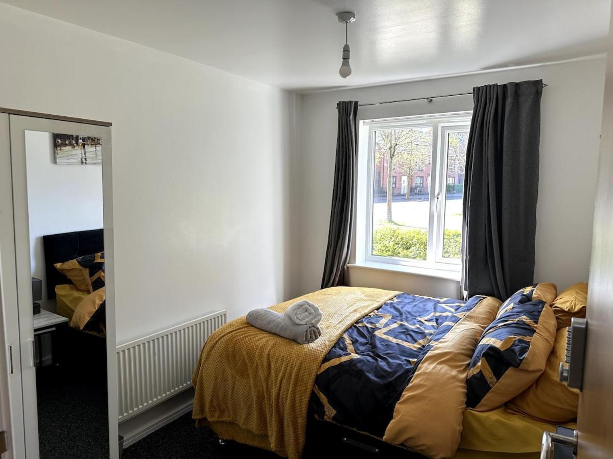 Apartment Inside City, Modern & Luxurious 2 Bed Apartment, Entire Unit Manchester