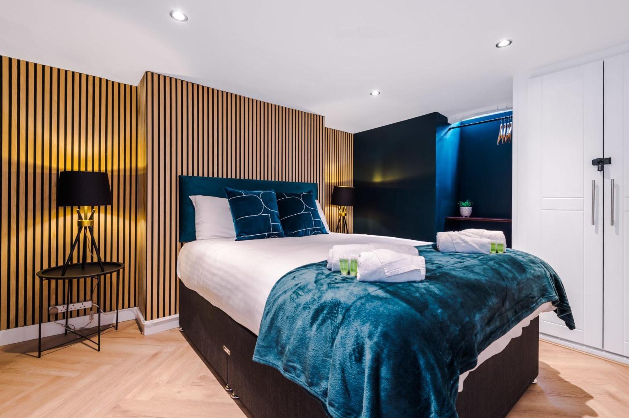 Holiday home Rest&recharge At A Luxury Retreat In - Sleeps 11, 5 Bedrooms, 3 Bathrooms, Free Parking