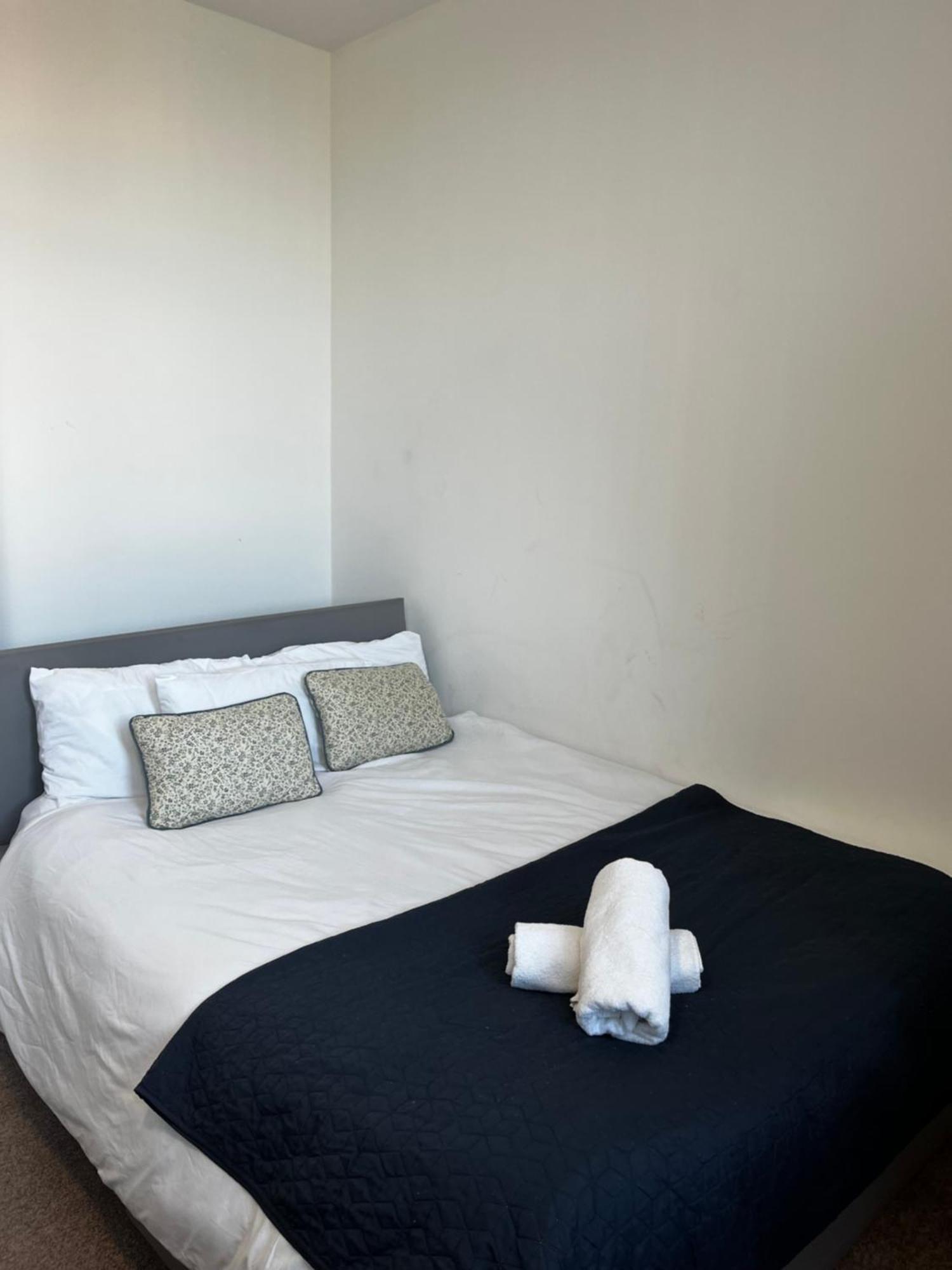 The Failsworth Collection - Stylish With Free Parking Appartement