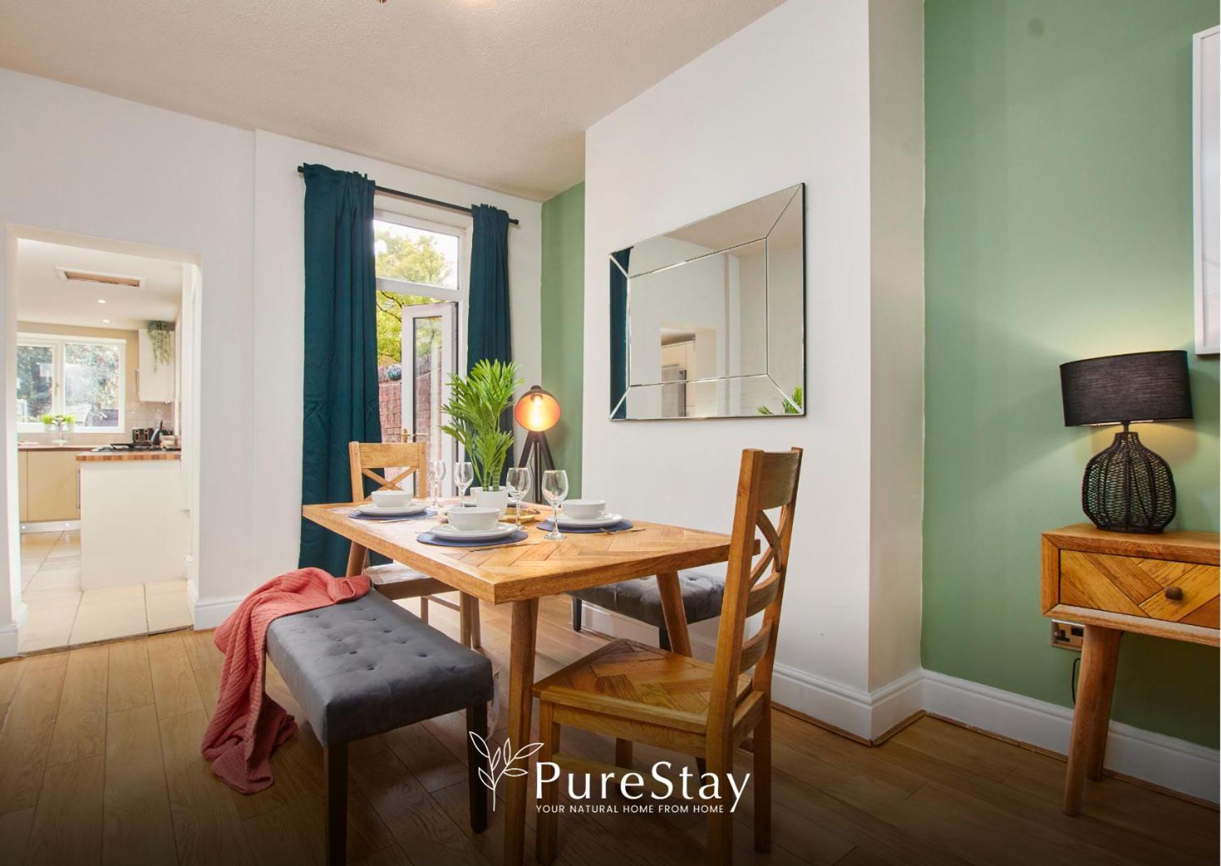 Three Bedroom House By Purestay Short Lets & Serviced With Free Parking Vakantiehuis Manchester