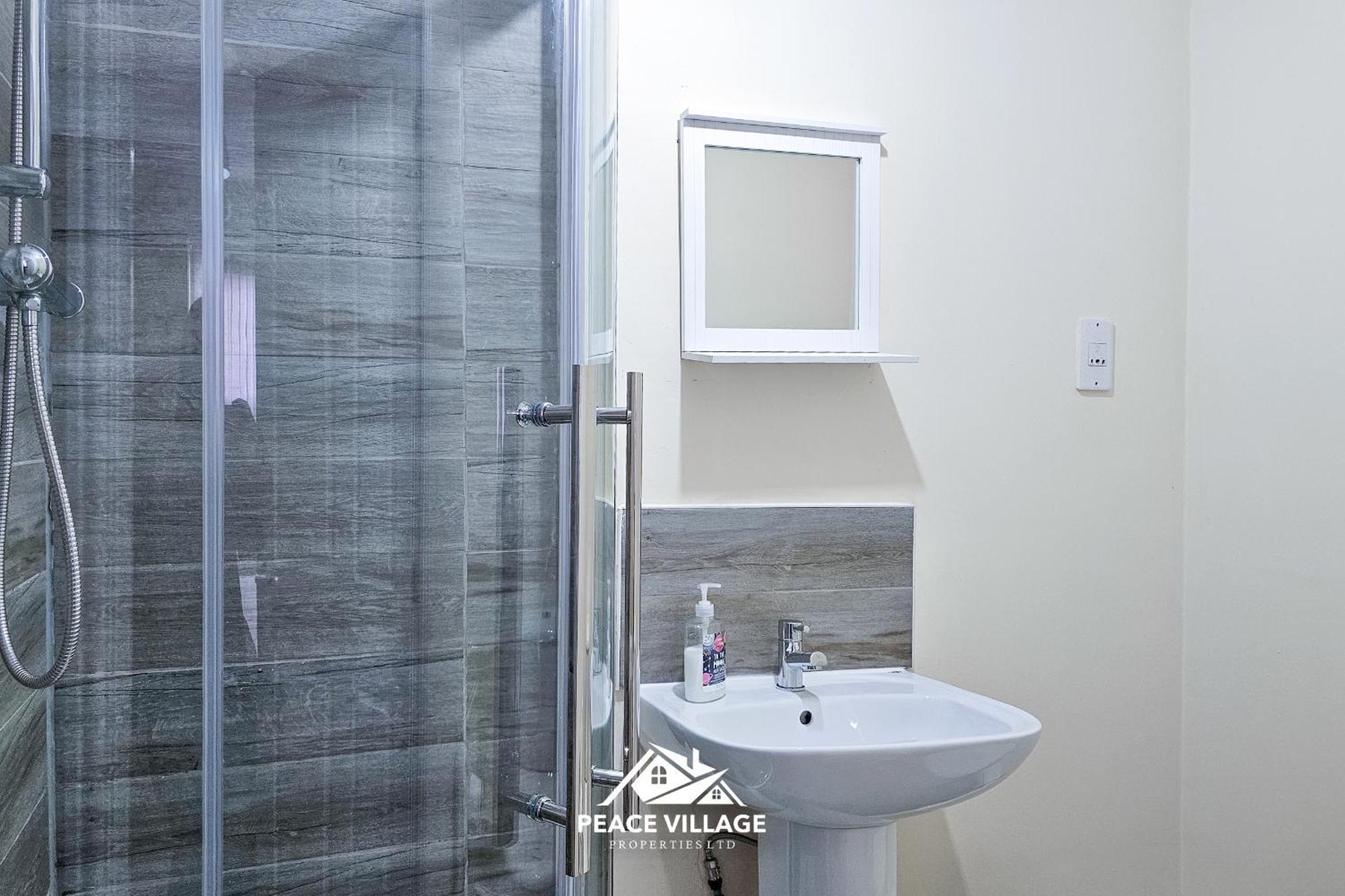 Gateway 5min To Centre W Parking Holiday home *