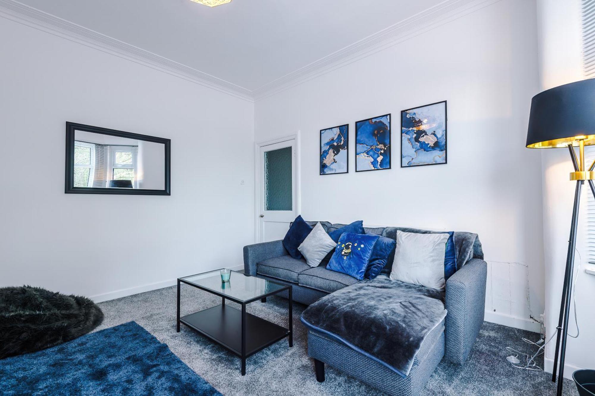 Vakantiehuis Large 4 Bed House Sleeps 8 By Host A Manchester