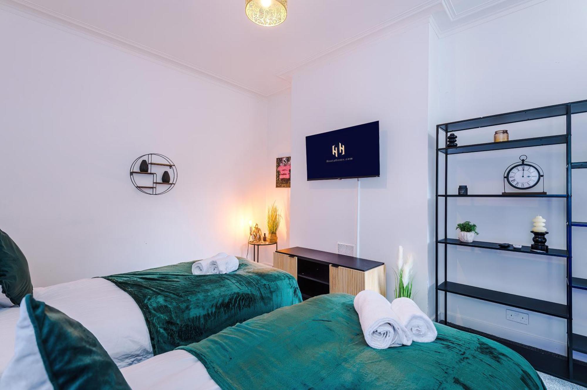 Vakantiehuis Large 4 Bed House Sleeps 8 By Host A