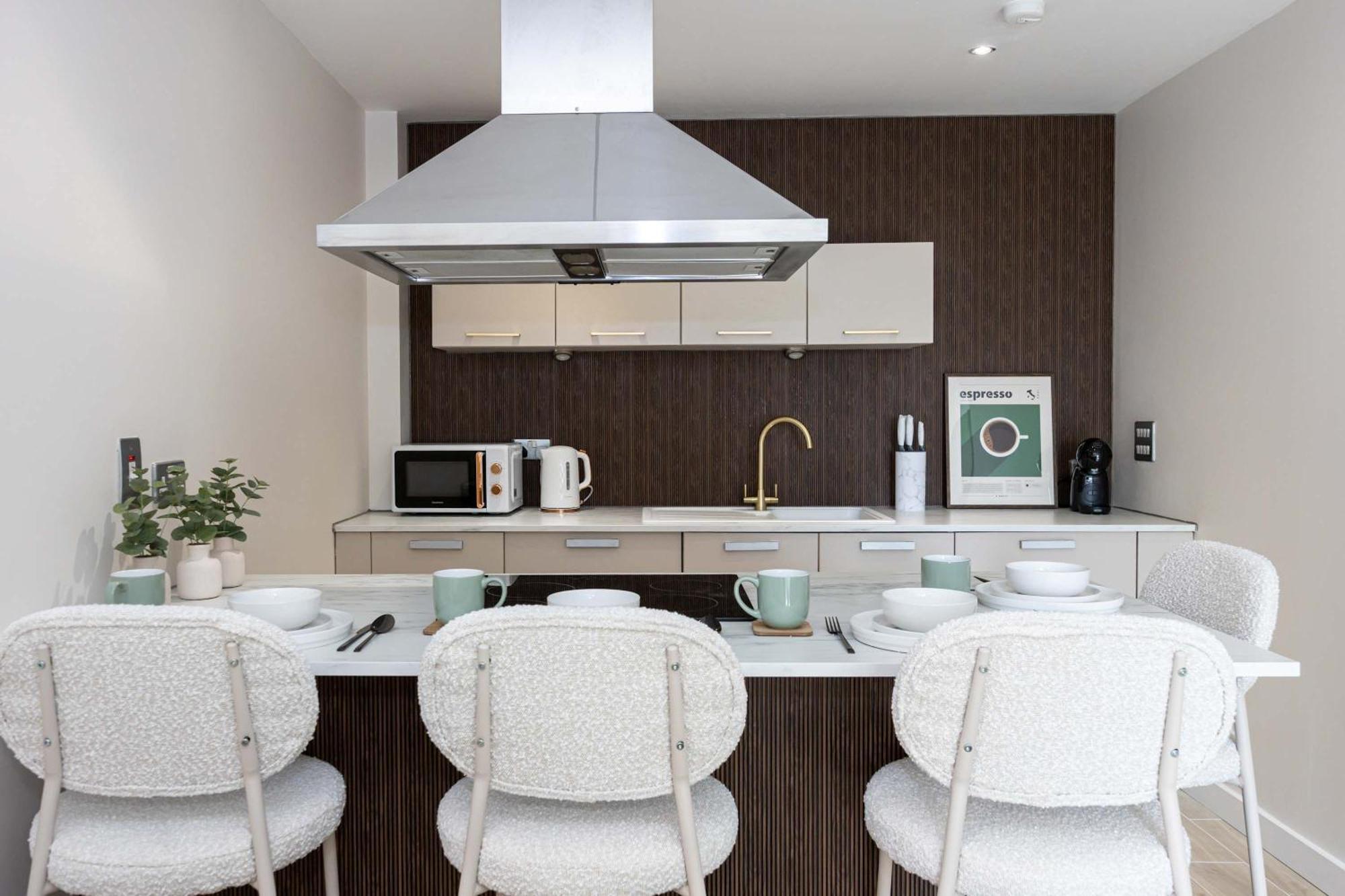 Apartment 2 Bed Flat Free Parking By Superhost