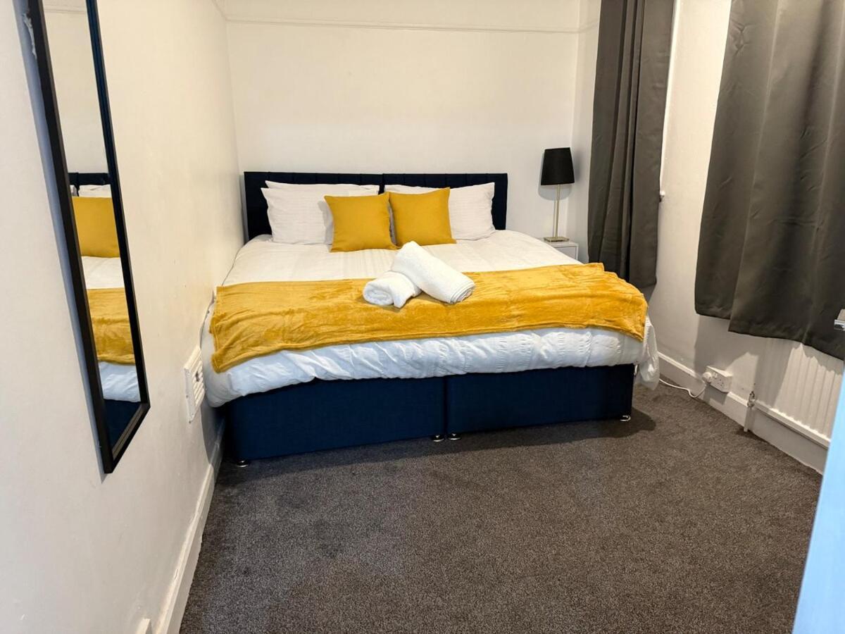 Vakantiehuis Cozy 3 Bed House - With Free Parking & Wifi *