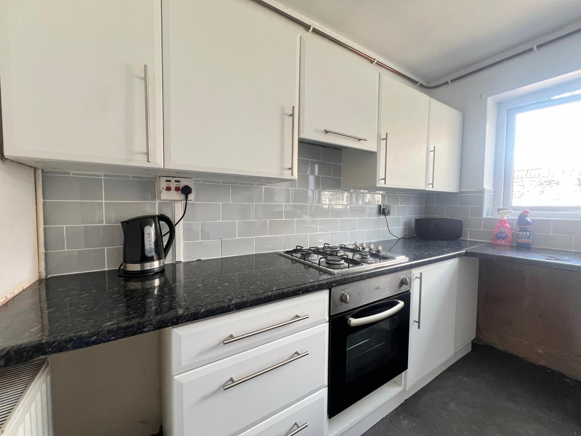 Spacious House Close To With Free Parking Holiday home *