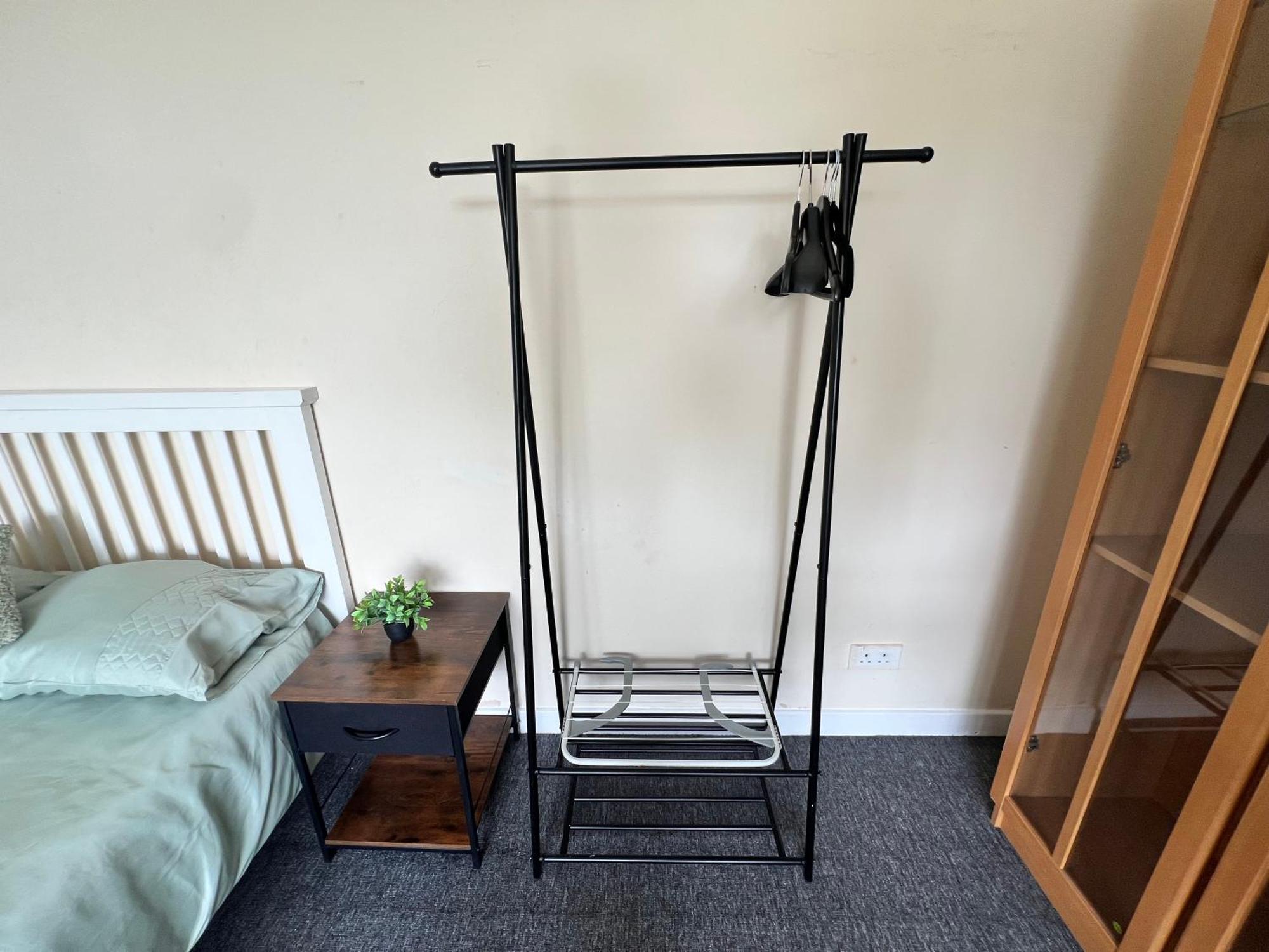 Spacious House Close To With Free Parking Holiday home Manchester