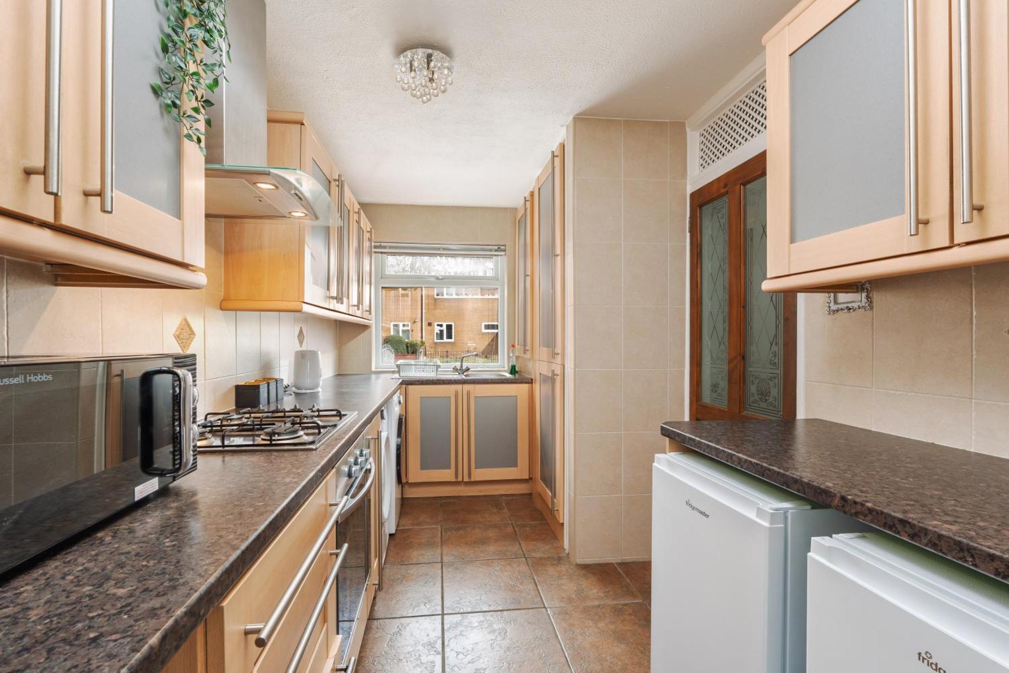 Boutique 3bd Opposite Etihad & Coop - Free Parking - Pool Table Vakantiehuis *