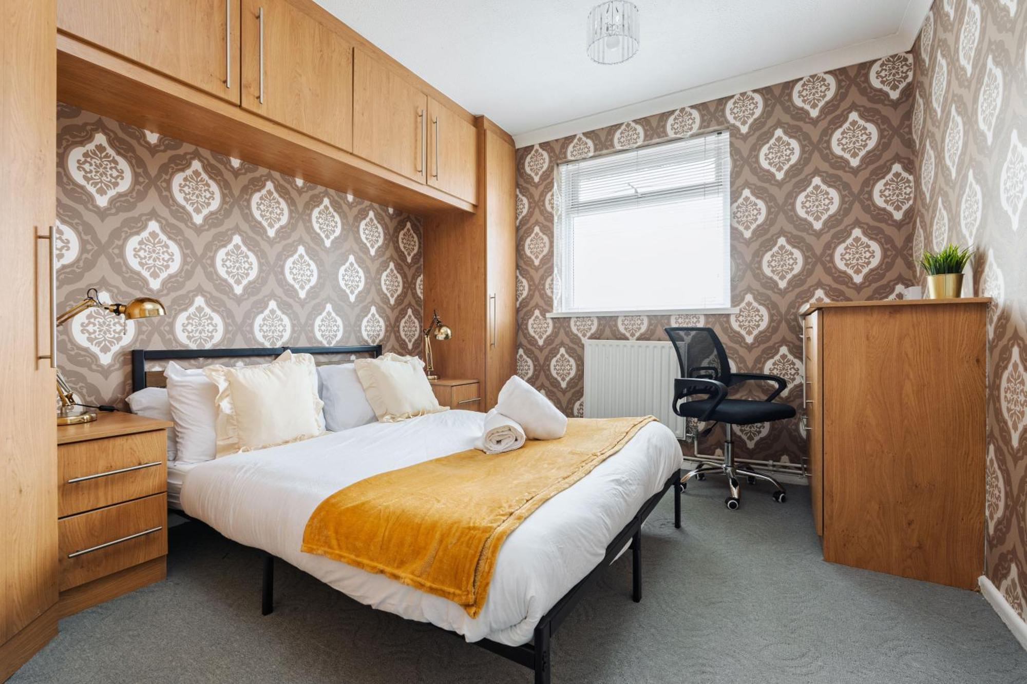 Boutique 3bd Opposite Etihad & Coop - Free Parking - Pool Table * Manchester