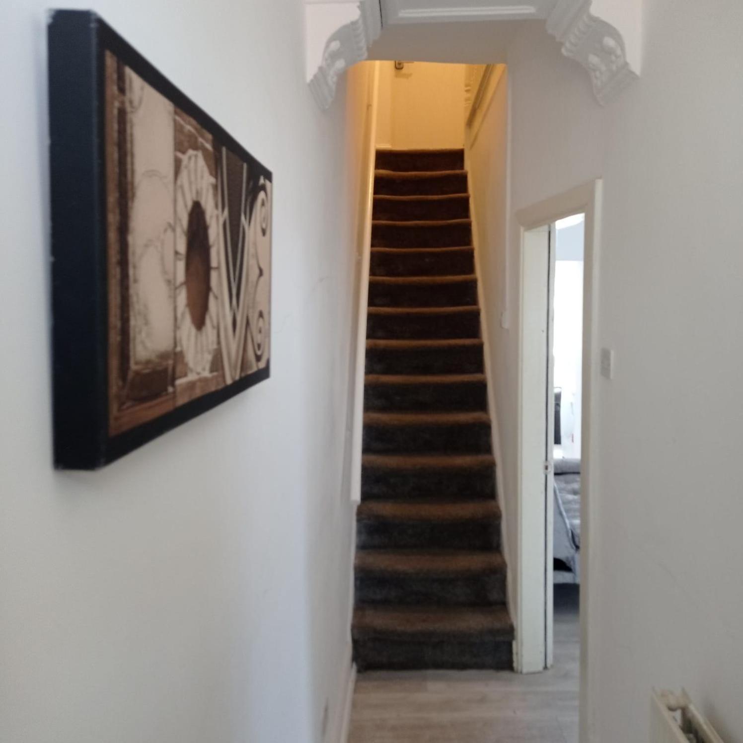 Double-bedroom In The Heart Of Salford Perfect For Short Lt1 Guest house Manchester