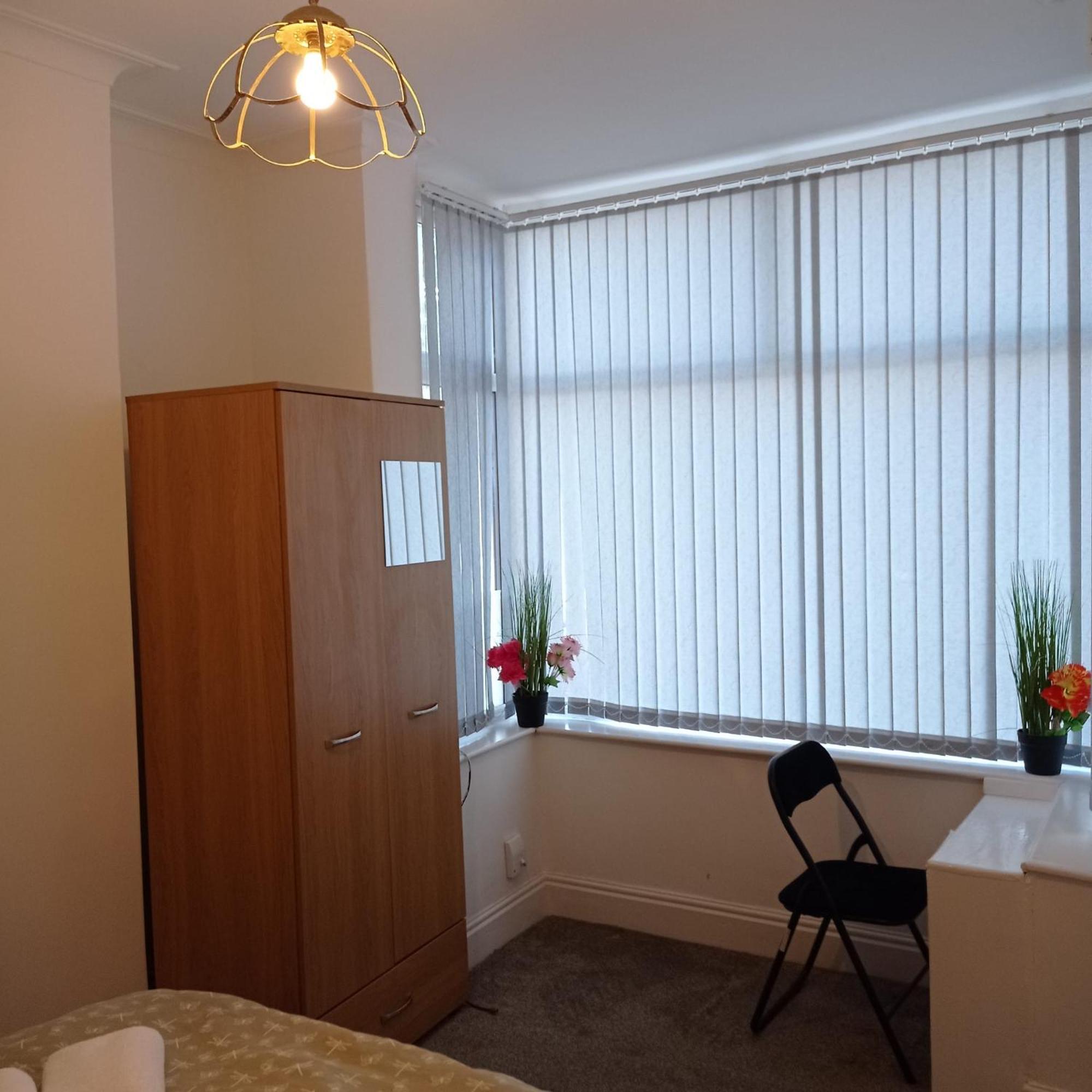 Guest house Double-bedroom In The Heart Of Salford Perfect For Short Lt1 Manchester
