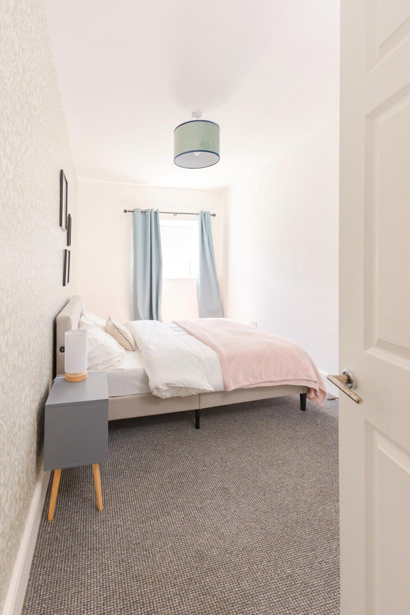 Feel Floor In M16 Apartment Manchester