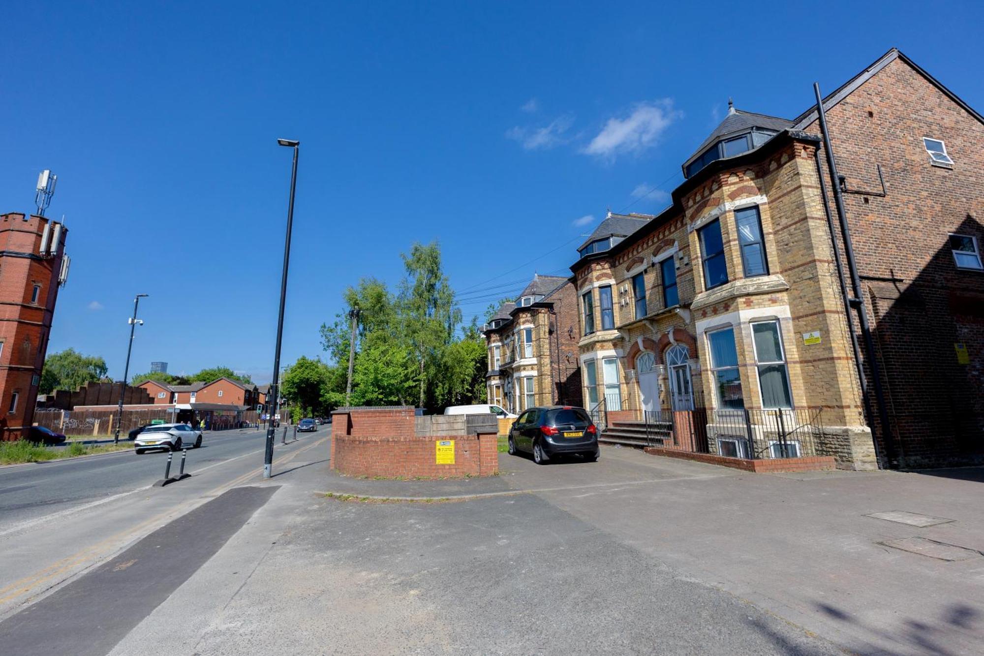 Apartment Feel Floor In M16 Manchester