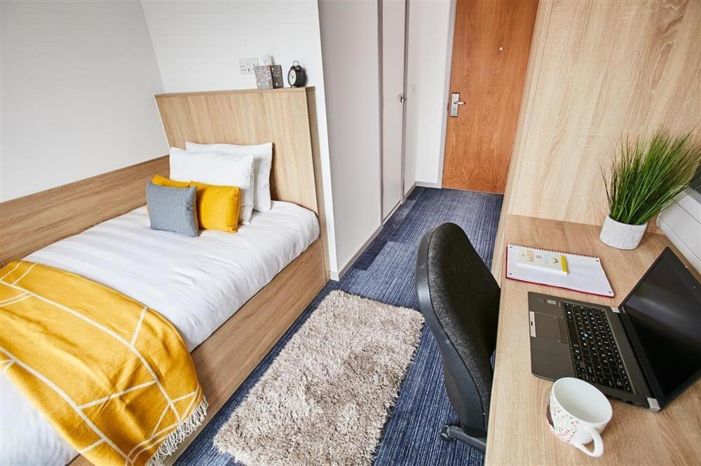 Archway Halls Met Appartement *