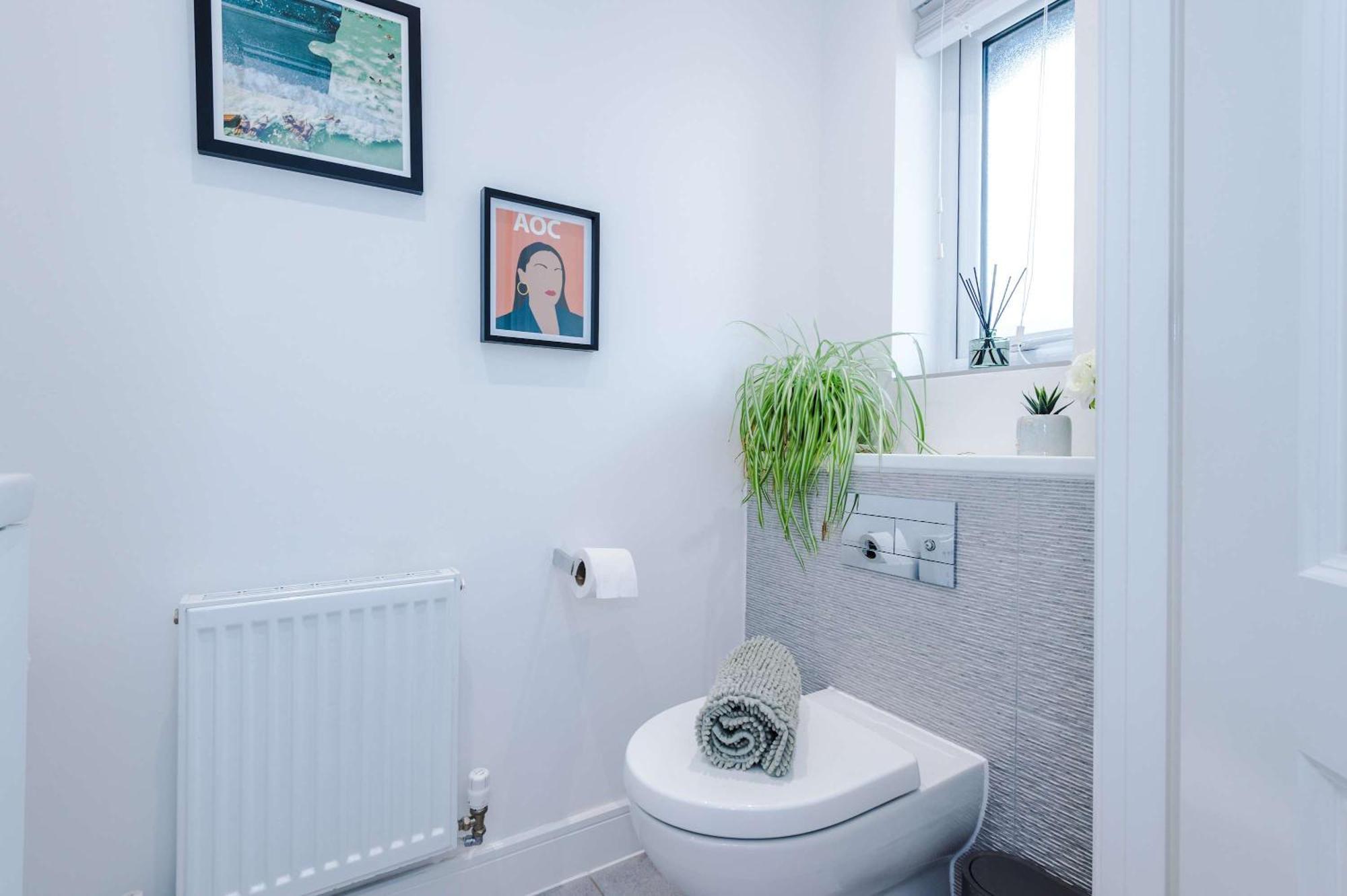 Spacious & Bright 2-bed By 53 Degrees Property, Perfect For Couples With Parking & Garden Vakantiehuis