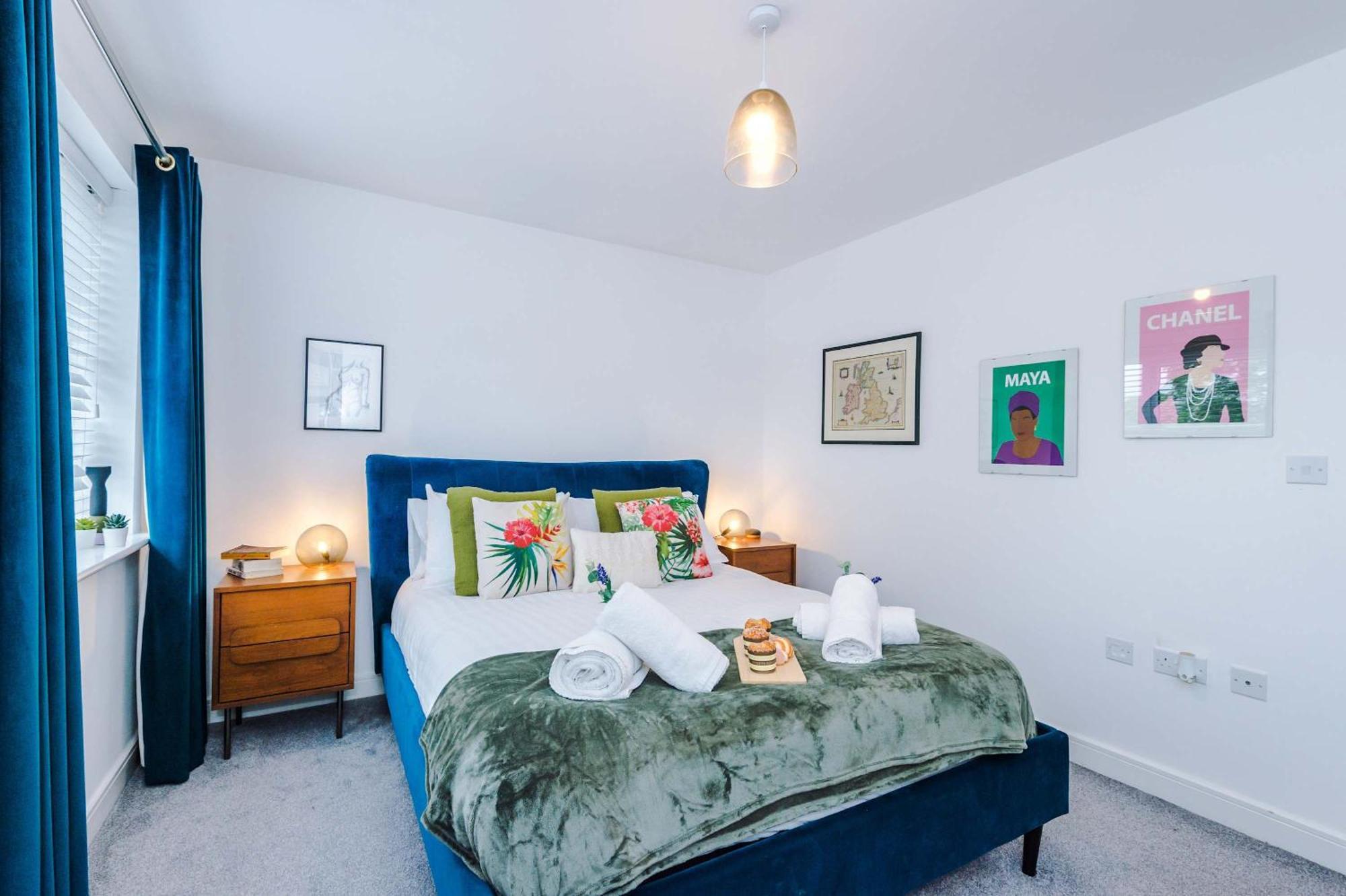 Vakantiehuis Spacious & Bright 2-bed By 53 Degrees Property, Perfect For Couples With Parking & Garden