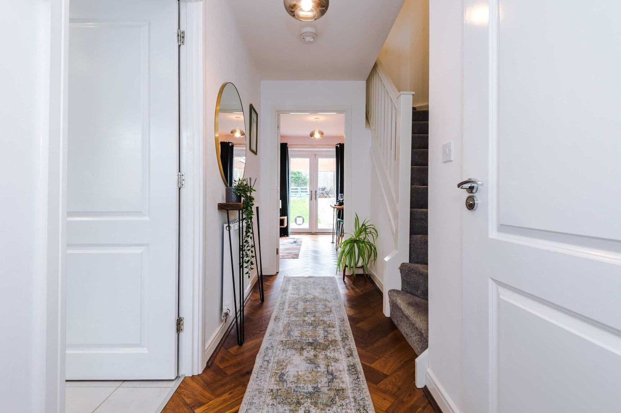 Vakantiehuis Spacious & Bright 2-bed By 53 Degrees Property, Perfect For Couples With Parking & Garden *
