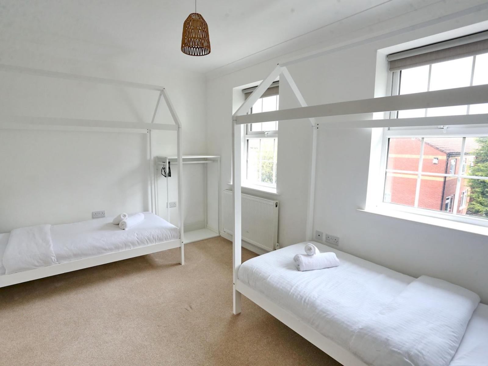 Pass The Keys Stylish House With Balcony Close To Ao Arena Vakantiehuis *
