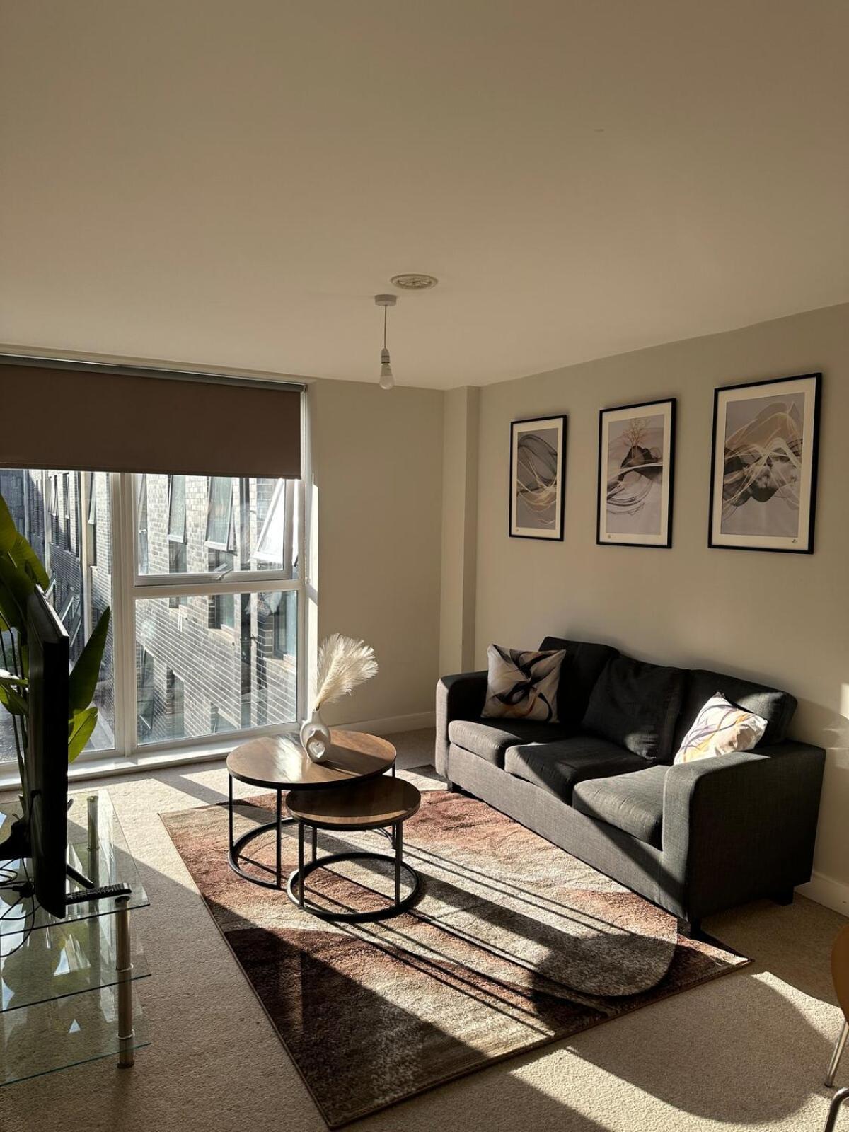 Modern 2 Bd - Mcr - Terrace - Free Parking