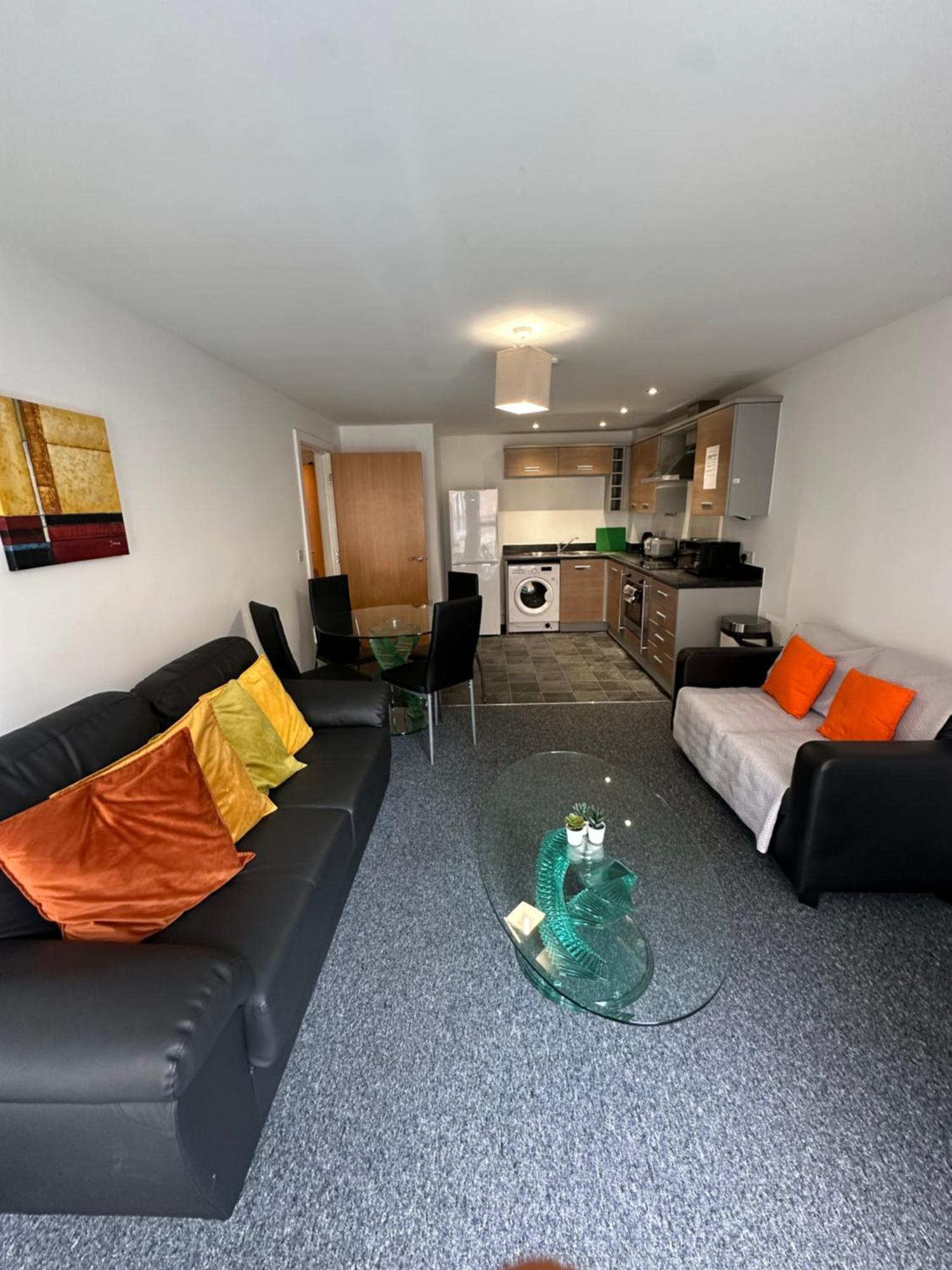 2 Bed Ensuite With Balcony And Free Onsite Secure Parking *