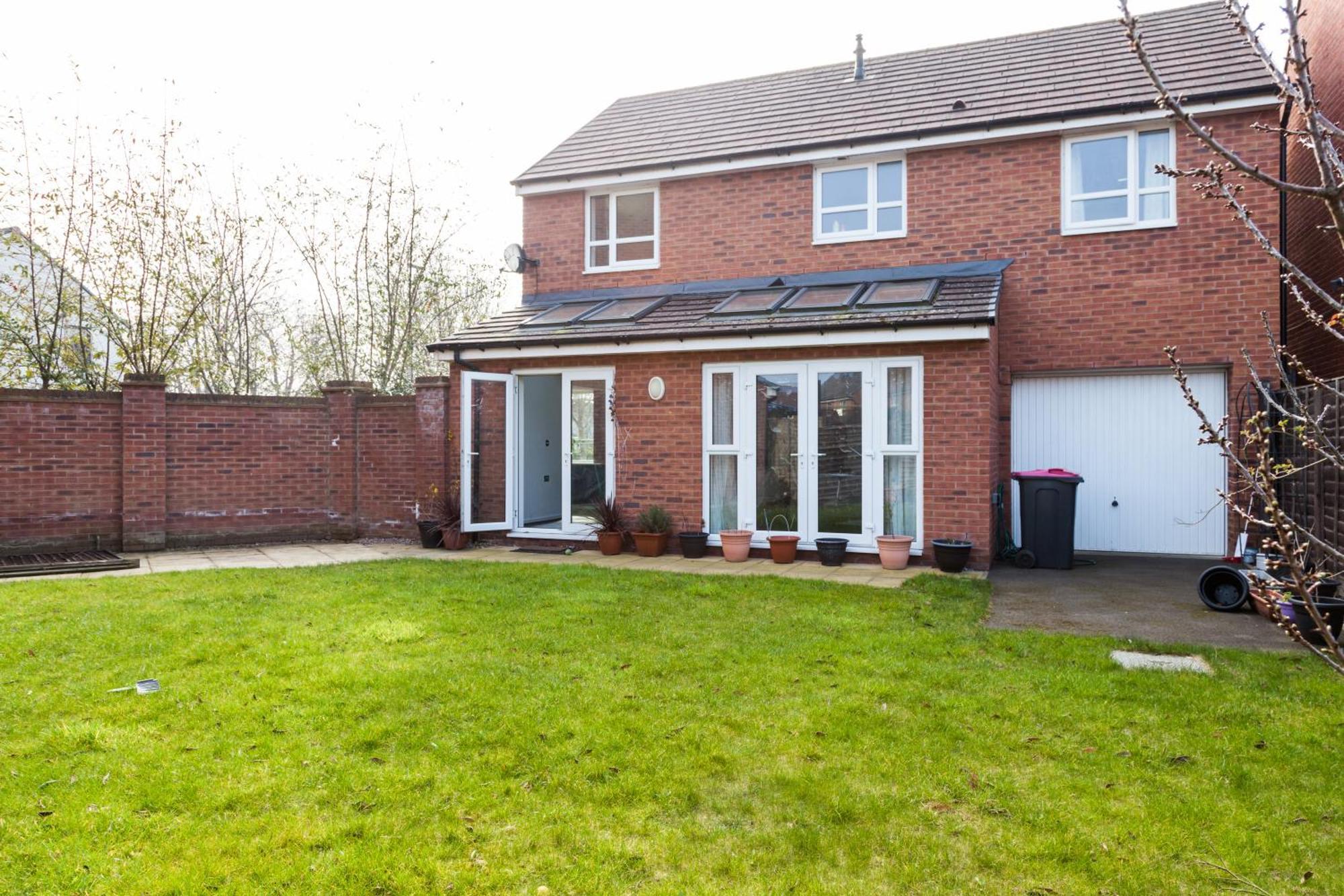 Stunning 4 Bed In Salford - Sleeps 9 Villa Manchester