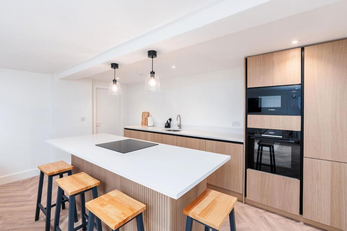 2 Bedroom, 2 Bathroom Apartment, Close To Mcr Centre Apartment