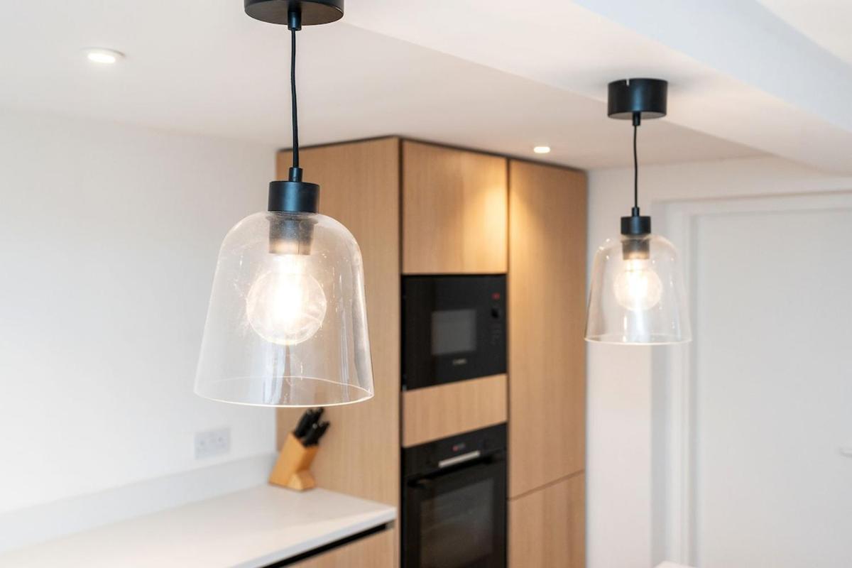 2 Bedroom, 2 Bathroom Apartment, Close To Mcr Centre Apartment *
