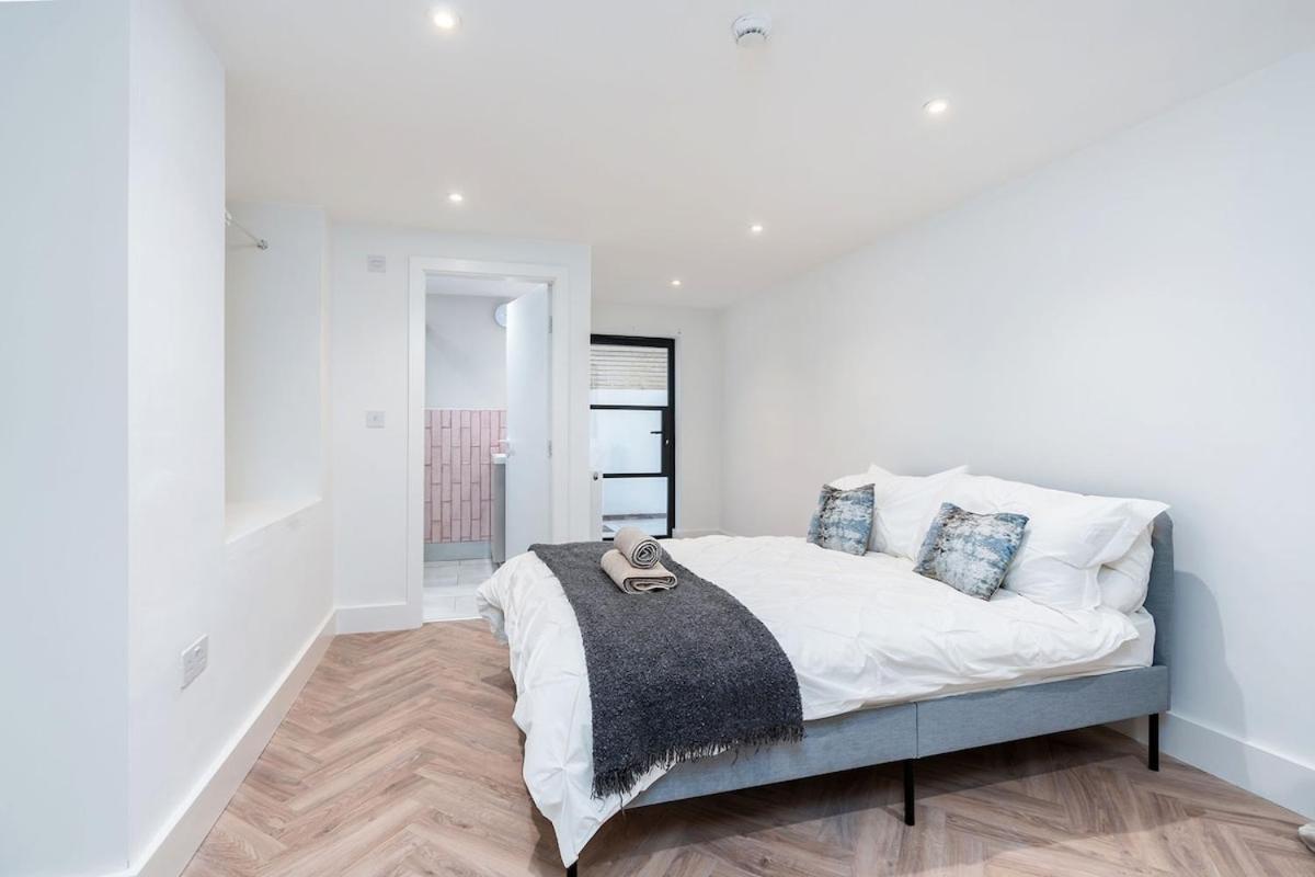 2 Bedroom, 2 Bathroom Apartment, Close To Mcr Centre Apartment
