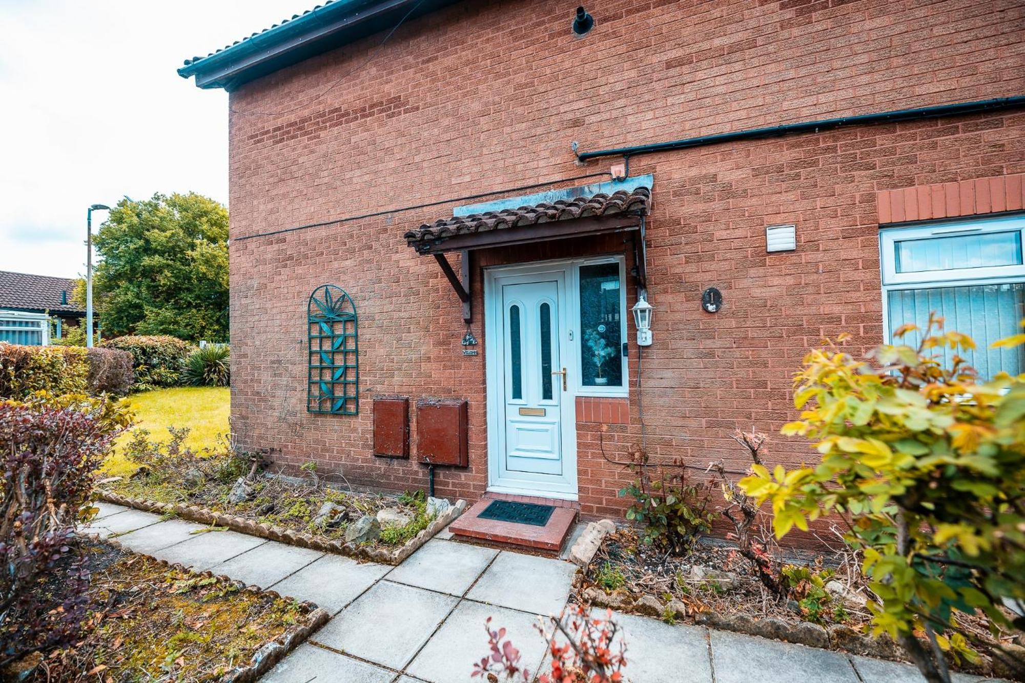 3-bed Retreat - Sleeps 7 Garden & Parking Manchester