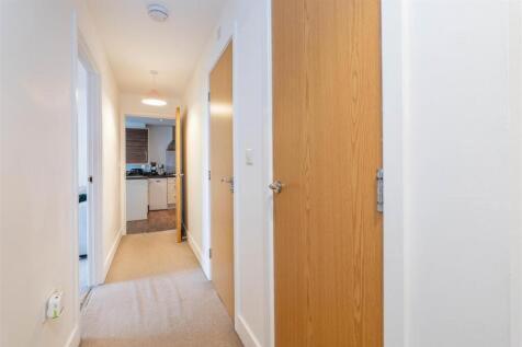 Morden 2br With Views Manchester