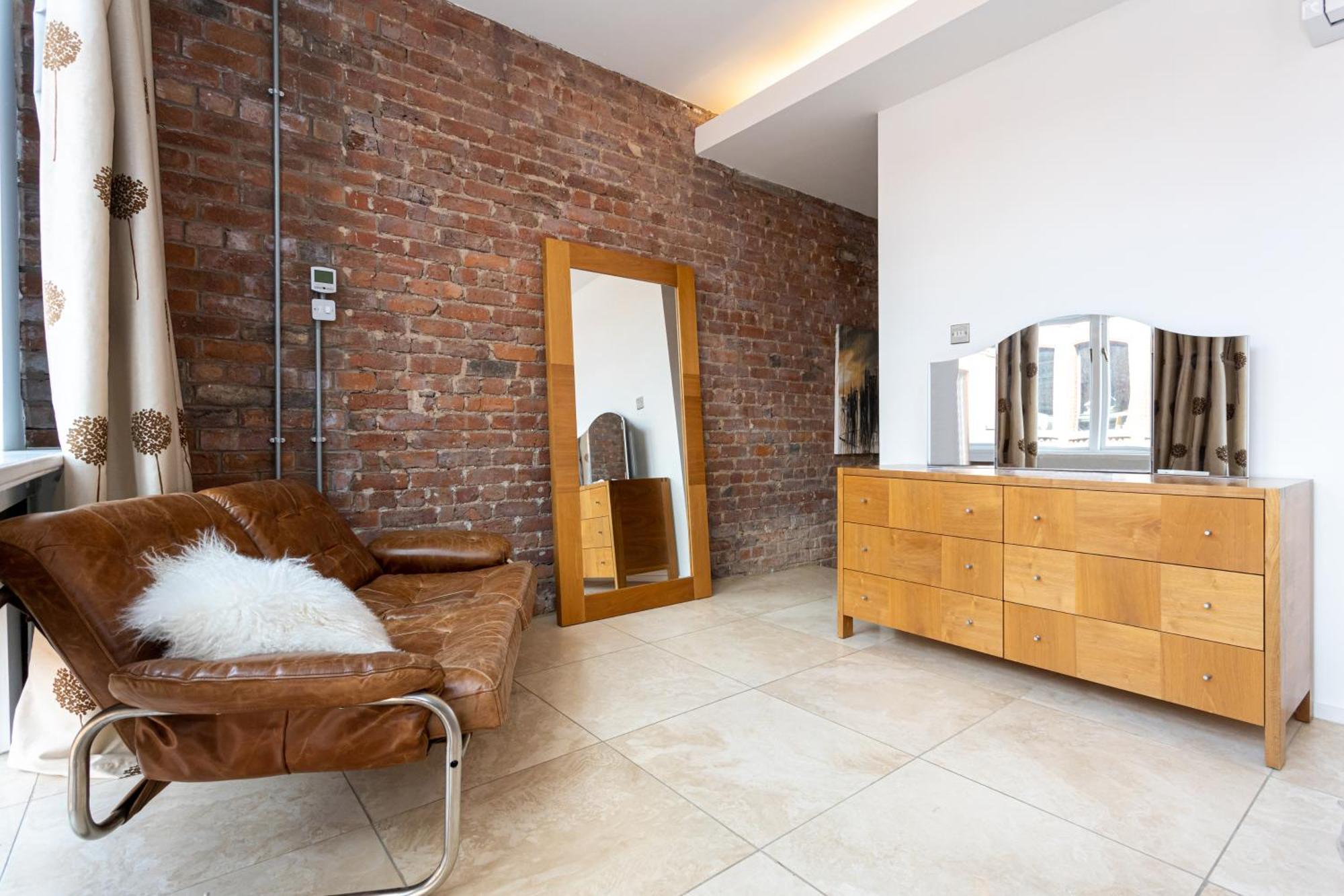 Luxury Penthouse With Private Roof Terrace