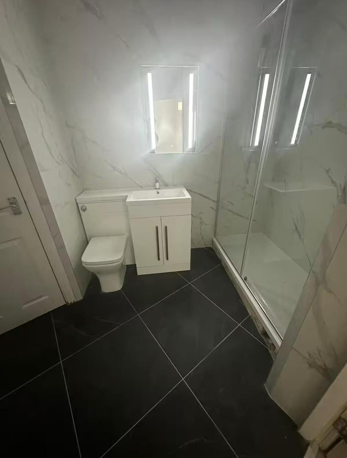 Spacious 2-Bed Apartment In Manchester By Prymeo, Great For Business Stays - Sleeps 4 Apartment