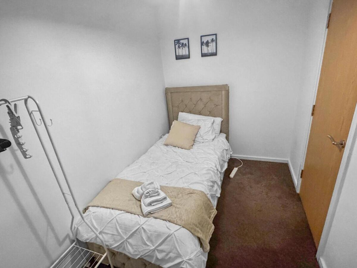Chic 3-br House Ao Arena, Centre,old Trafford Holiday home *