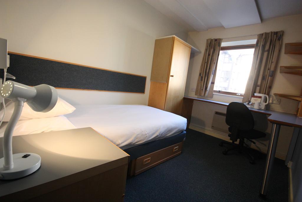 Hotel Weston Hall - Halls Of