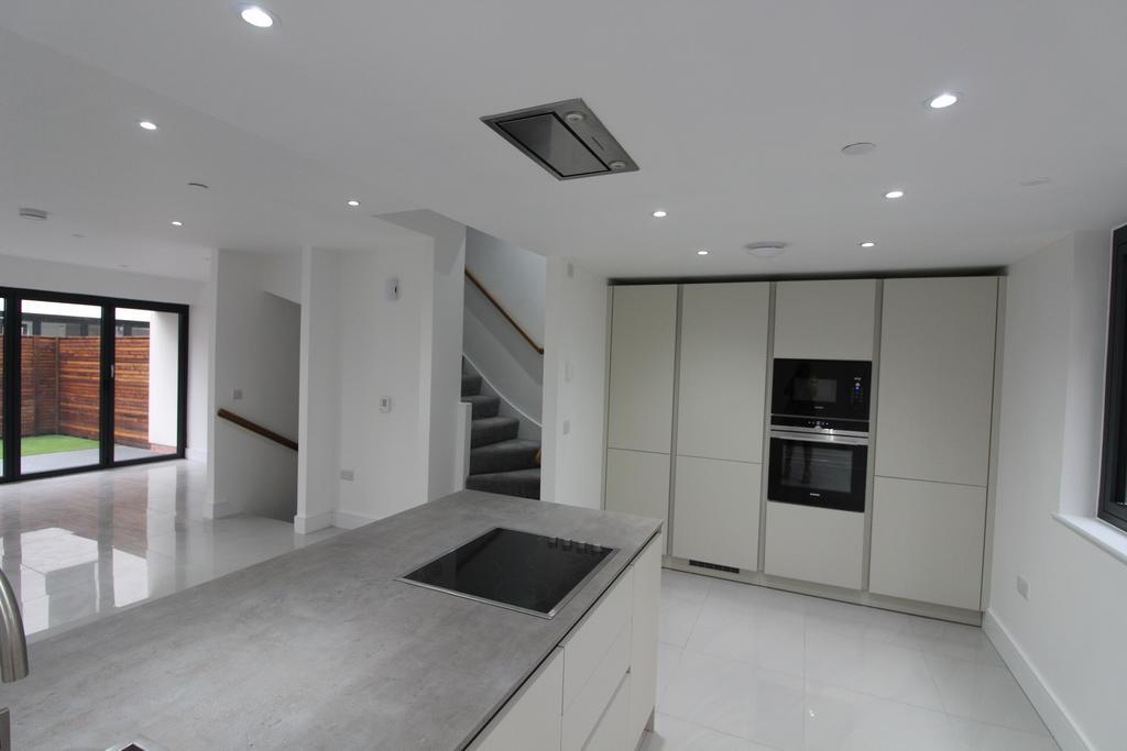 Modern 5 Bed Town House * Manchester
