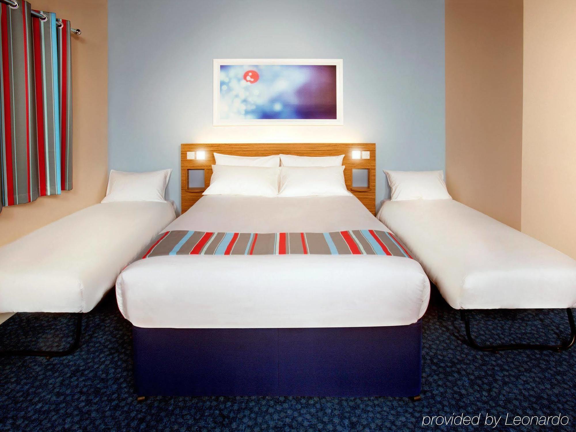 Travelodge Central Arena 3*