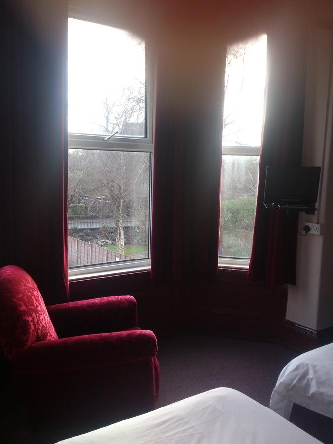 Elton Bank 3*