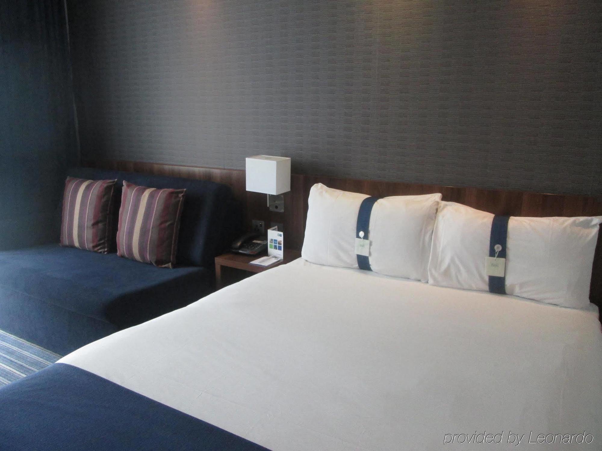 Hotel Express Centre By Ihg 3*