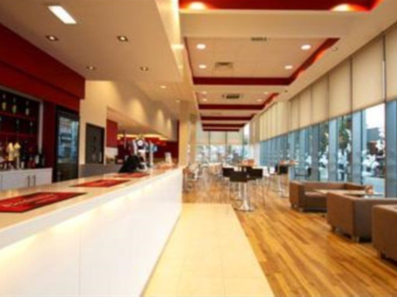 Travelodge Central Arena Hotel